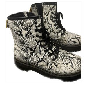 Snake boots